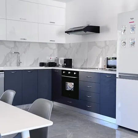 Savvas Apartment *